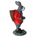 Кролик с корзиной кашпо серый
